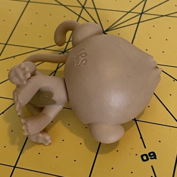 Littlest Pet Shop Authentic LPS #1-140 Mimsy Monkeyford Tan Monkey Green Eyes - Picture 8 of 11